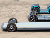 加利福尼亚的Canoo公司最近在沙漠中展示了其电动汽车底盘