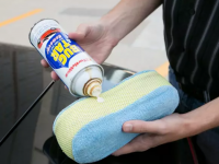 汽车无论使用哪种清洁剂在清洁后均应打蜡并打蜡以保护表面