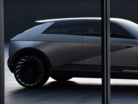 现代汽车发布预告片专门介绍了新型Ioniq 5电动汽车