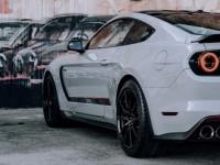 2017年谢尔比野马GT350与福特GT样尾灯看起来像法拉利Esque