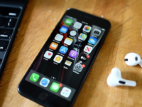 分析师称2022年iPhone SE将配备4.7英寸LCD和低频段5G