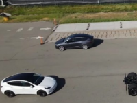 Tesla Semi卡车和Tesla Model X跨界车的测试原型
