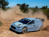 现代为2022赛季准备的混合动力WRC赛车手