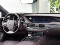 汽车新闻：评测雷克萨斯LS500h内饰质量好不好及雷克萨斯LS500h中控屏幕使用操作说明