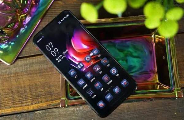 努比亚红魔5G游戏手机价格跌至3199元,现在还值得购买吗?