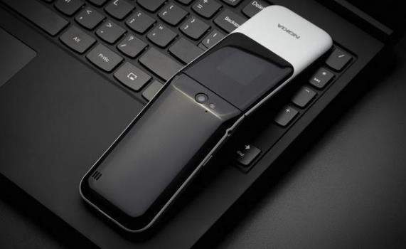 诺基亚2720手机正式发布,没有屏幕折痕的手机!