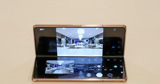 三星Galaxy Z Fold2真机测评,史上最强折叠屏手机