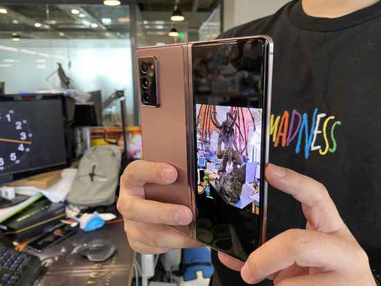 三星Galaxy Z Fold2真机测评,史上最强折叠屏手机