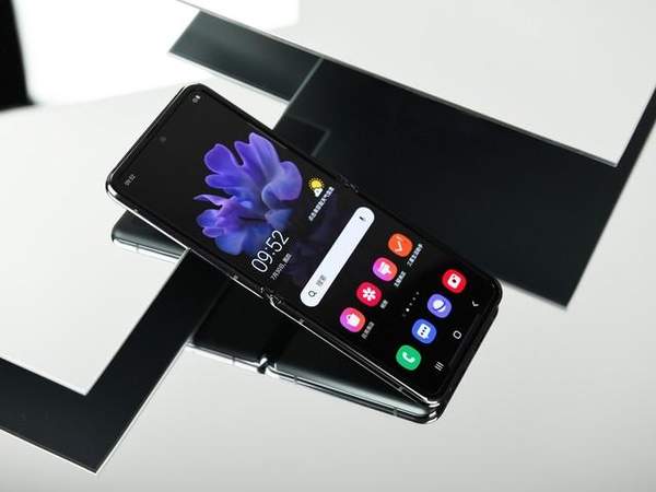 三星Galaxy Z Flip 5G颜色:新增白色版本