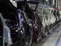 Stellantis将在制造四辆电动汽车