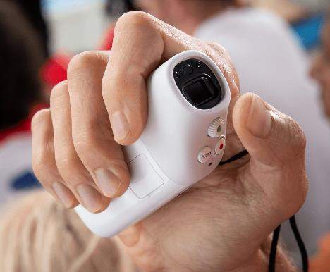 佳能PowerShot ZOOM发布:单手握持望远镜相机价格2030元