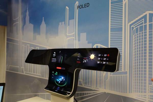 LG与现代汽车推出IONIQ概念客舱,77英寸OLED柔性显示屏太显眼