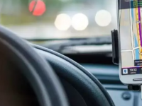 俄罗斯调查发现88%的驾车者在开车时使用手机